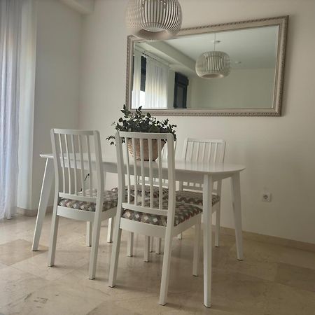 Apartamento Centrico Con Terraza Y Parking Gratuito Kordoba Bagian luar foto