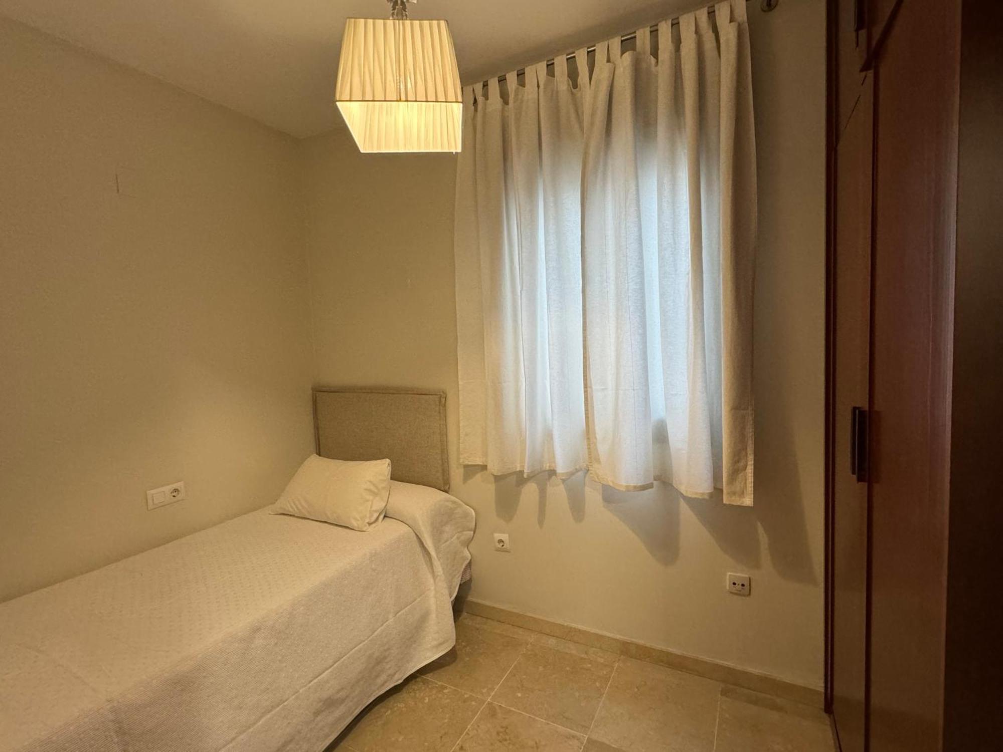 Apartamento Centrico Con Terraza Y Parking Gratuito Kordoba Bagian luar foto