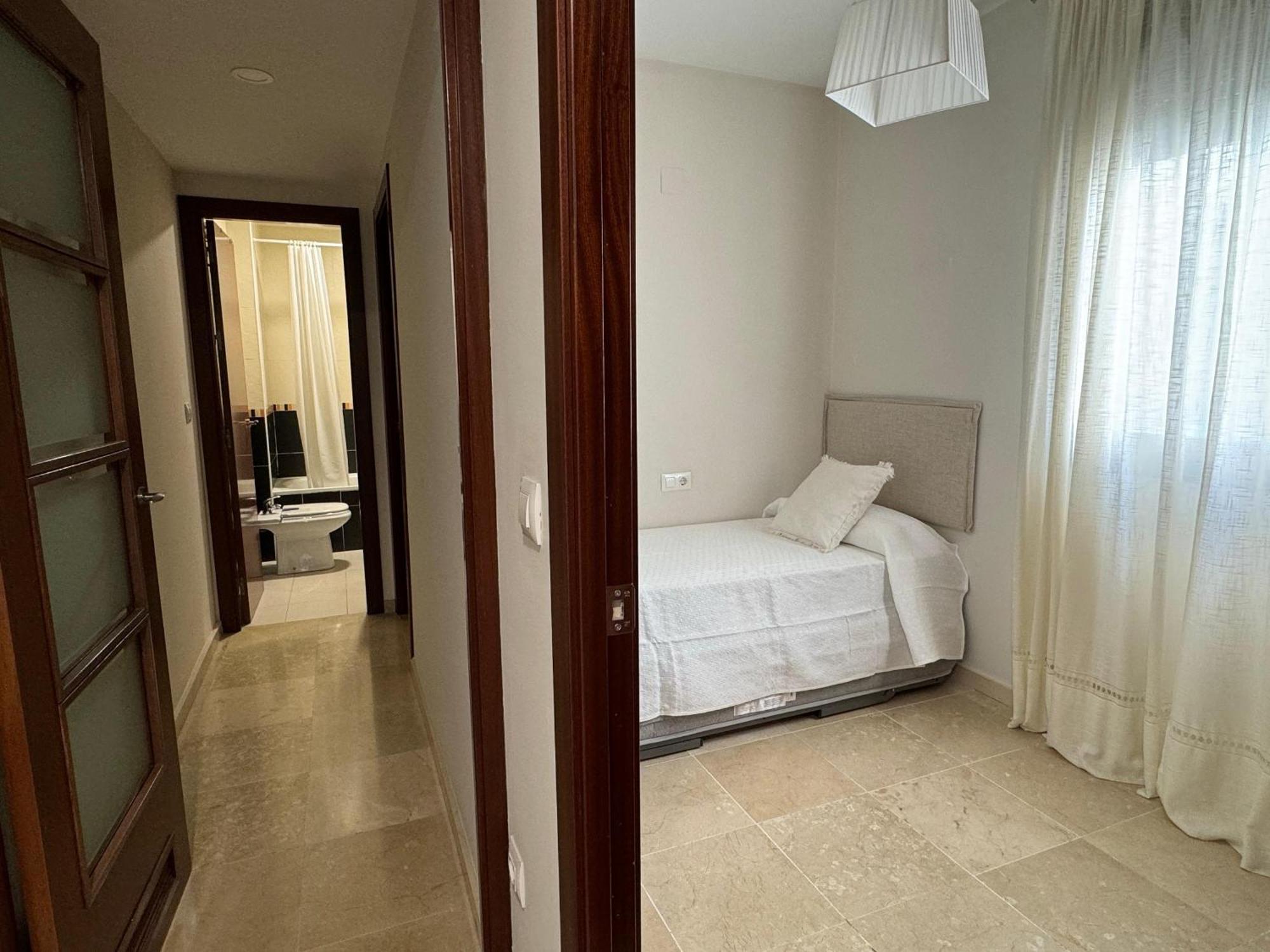 Apartamento Centrico Con Terraza Y Parking Gratuito Kordoba Bagian luar foto