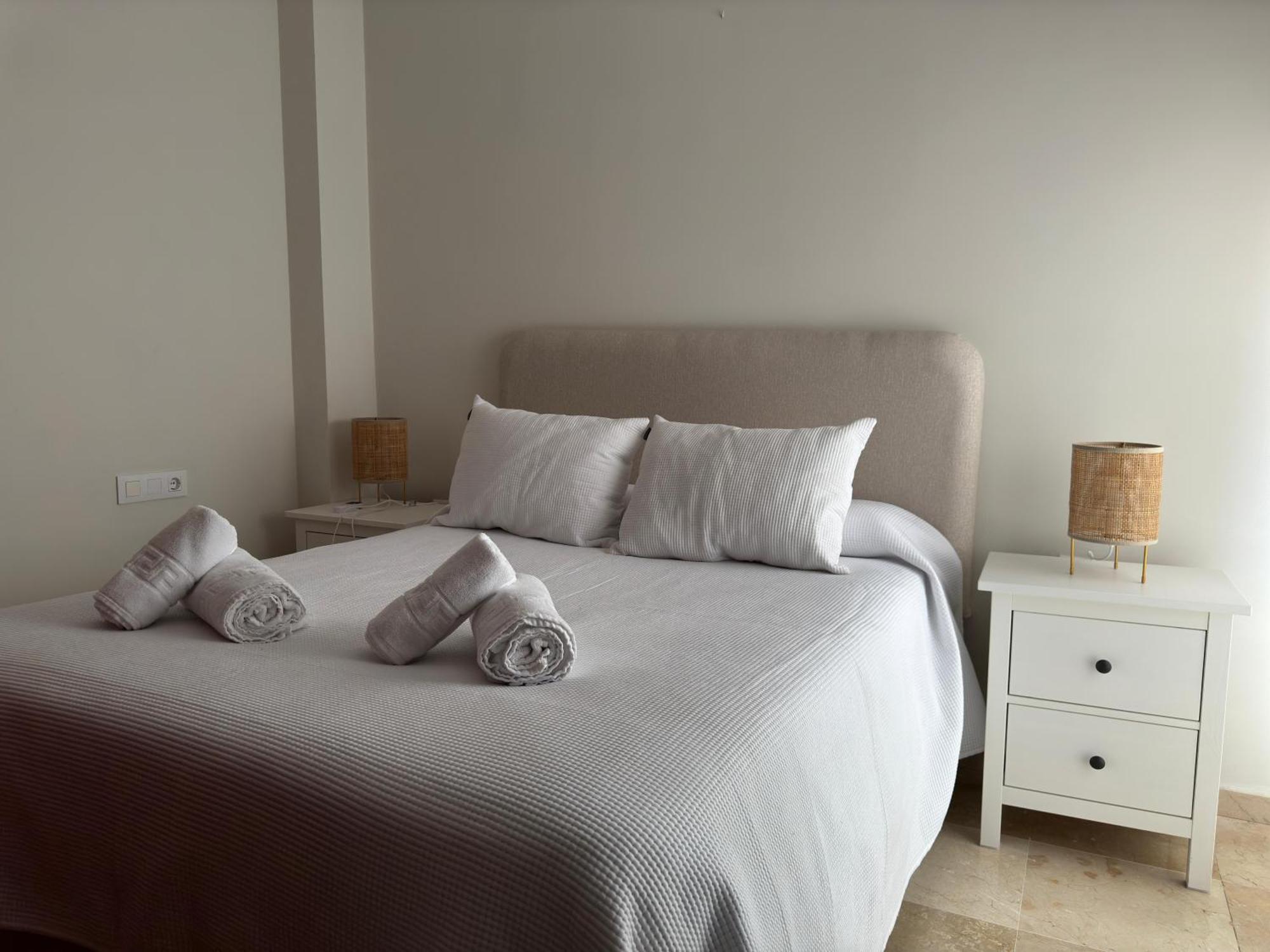 Apartamento Centrico Con Terraza Y Parking Gratuito Kordoba Bagian luar foto